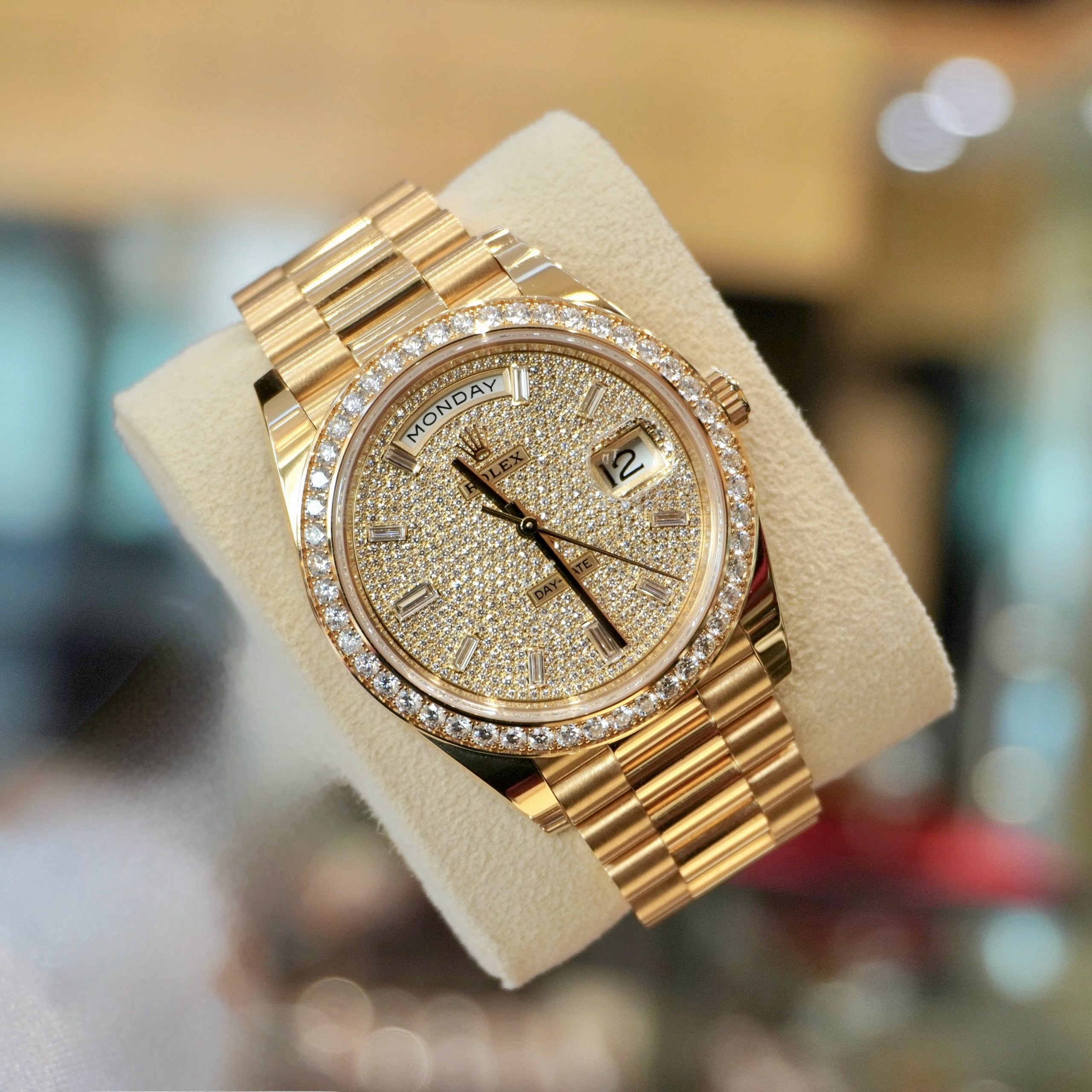 Rolex Day-Date 40 228348RBR Yellow Gold Diamond Dial Diamond Bezel - Image 4